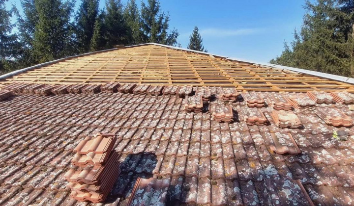 Rekonštrukcia strechy Domu smútku